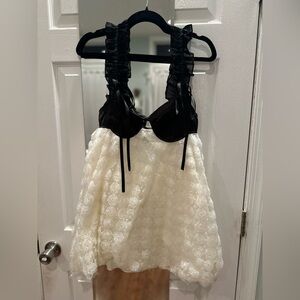 Micas black white floral dress medium